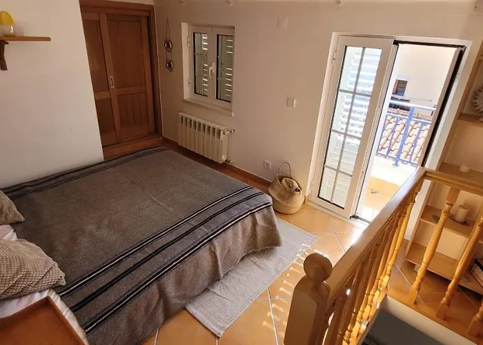 Seaside Gem, 3 Ensuites, & Town Centre * Nazaré