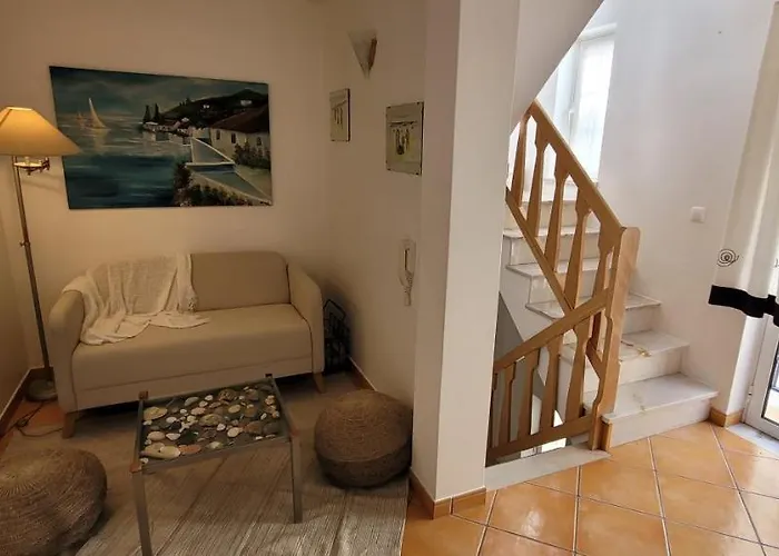 Seaside Gem, 3 Ensuites, & Town Centre Nazaré