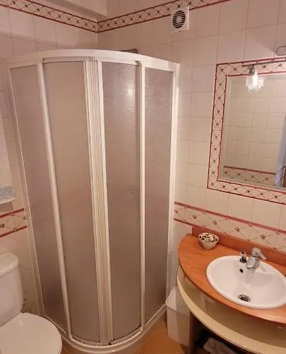 Seaside Gem, 3 Ensuites, & Town Centre Daire *